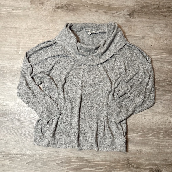 •EXPRESS• SWEATER - Picture 1 of 5